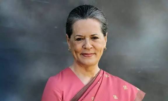 സോണിയ ഗാന്ധി നാളെ വയനാട് സന്ദർശിക്കും