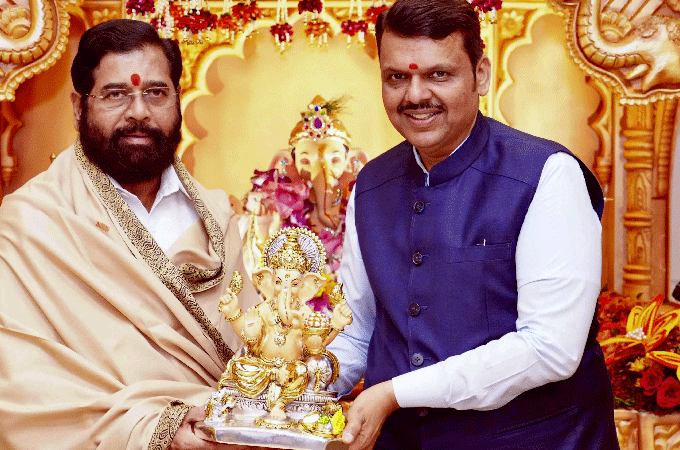 പരസ്യങ്ങളിൽ മുഖ്യമന്ത്രി ഫഡ്‌നാവിസിന്റെ മാത്രം മുഖം: ഒടുവിൽ പ്രതികരിച്ച് ഷിൻഡെ!