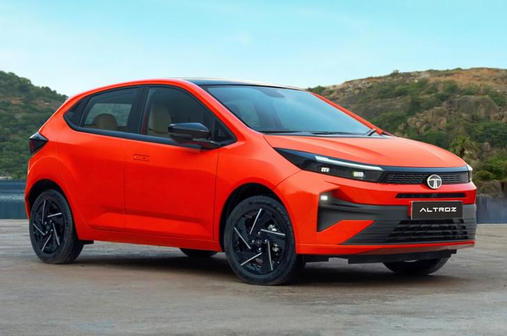 20250522033443_New_Tata_Altroz_Front_Quarter_Static