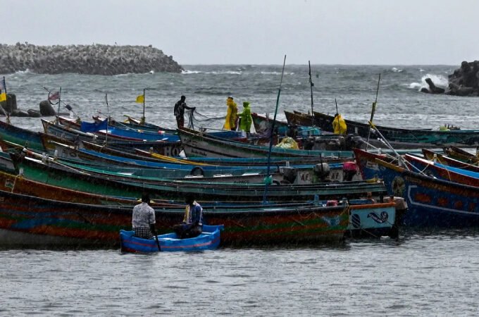 vizhinjam-fishing-boat-680x450