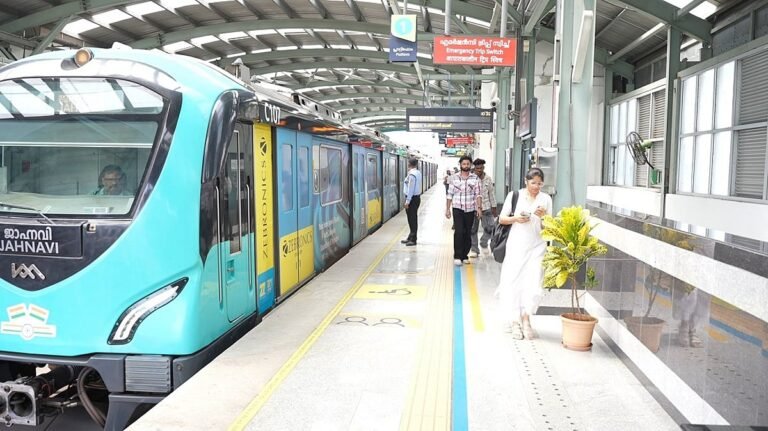 Kochi-Metro